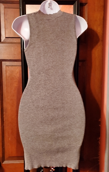 3/$33 Forever 21 sleeveless dress - Picture 2 of 3